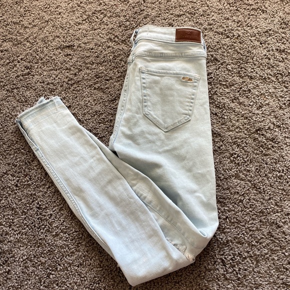 light wash skinny ripped jeans from hollister - Picture 2 of 4